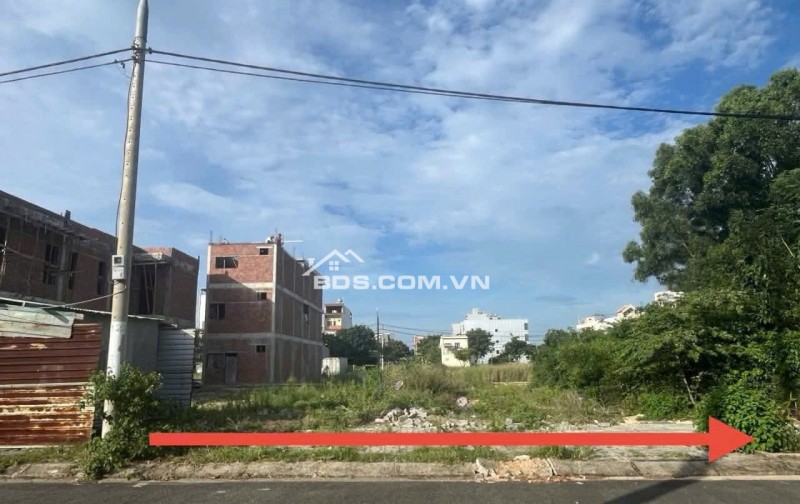 Bán cặp đất  Mặt tiền đường Thủy Sơn 6, khu dân cư Hòa Hải Ngũ Hành Sơn.
- Diện tích: 115m ( 5mx 23m ) rộng rãi, vuông vức.